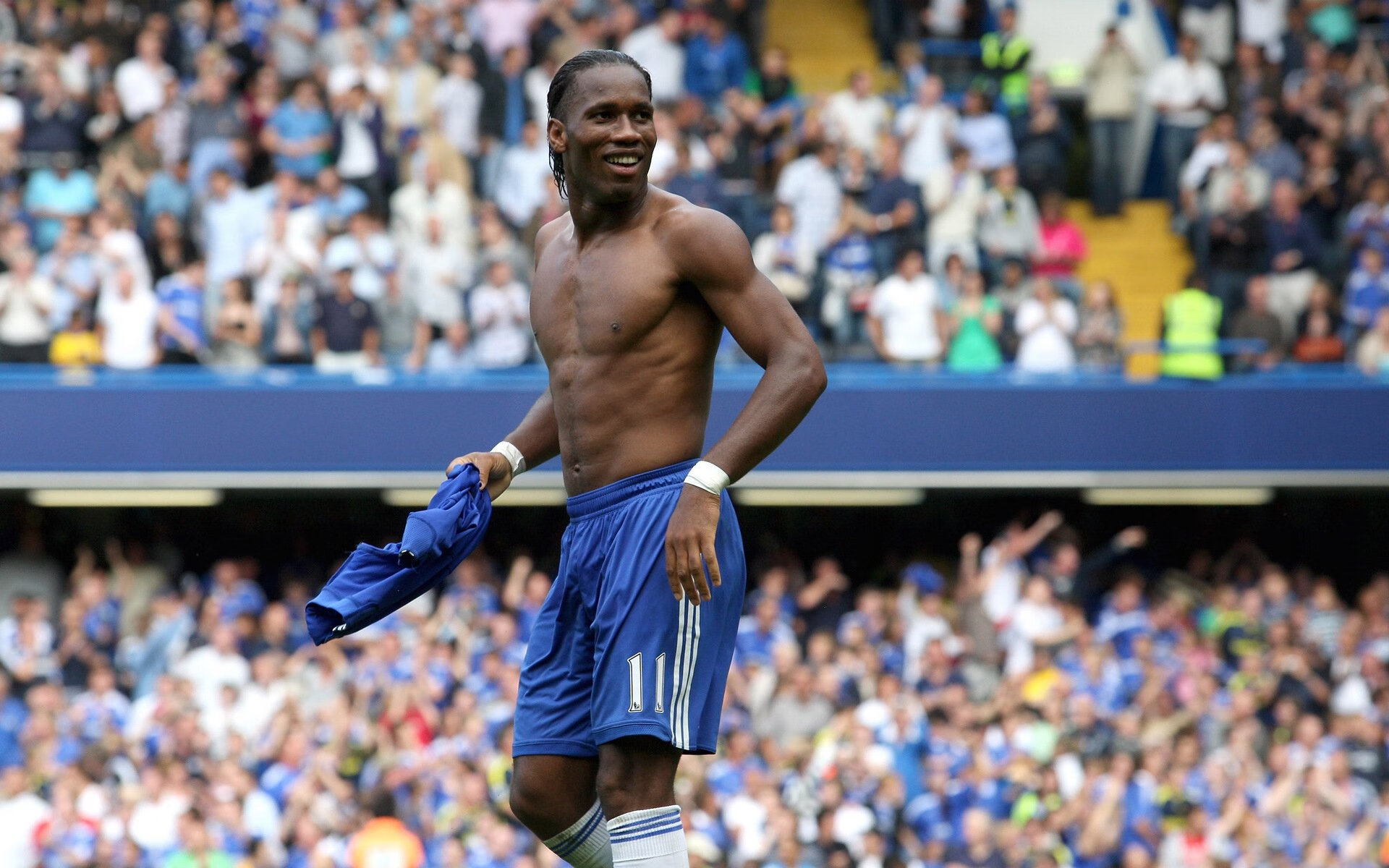 开云娱乐官网-拜仁横扫对手,提前锁定决赛名额!,冠军在招手!拜仁迎联赛5连胜 7分领跑优势巨大