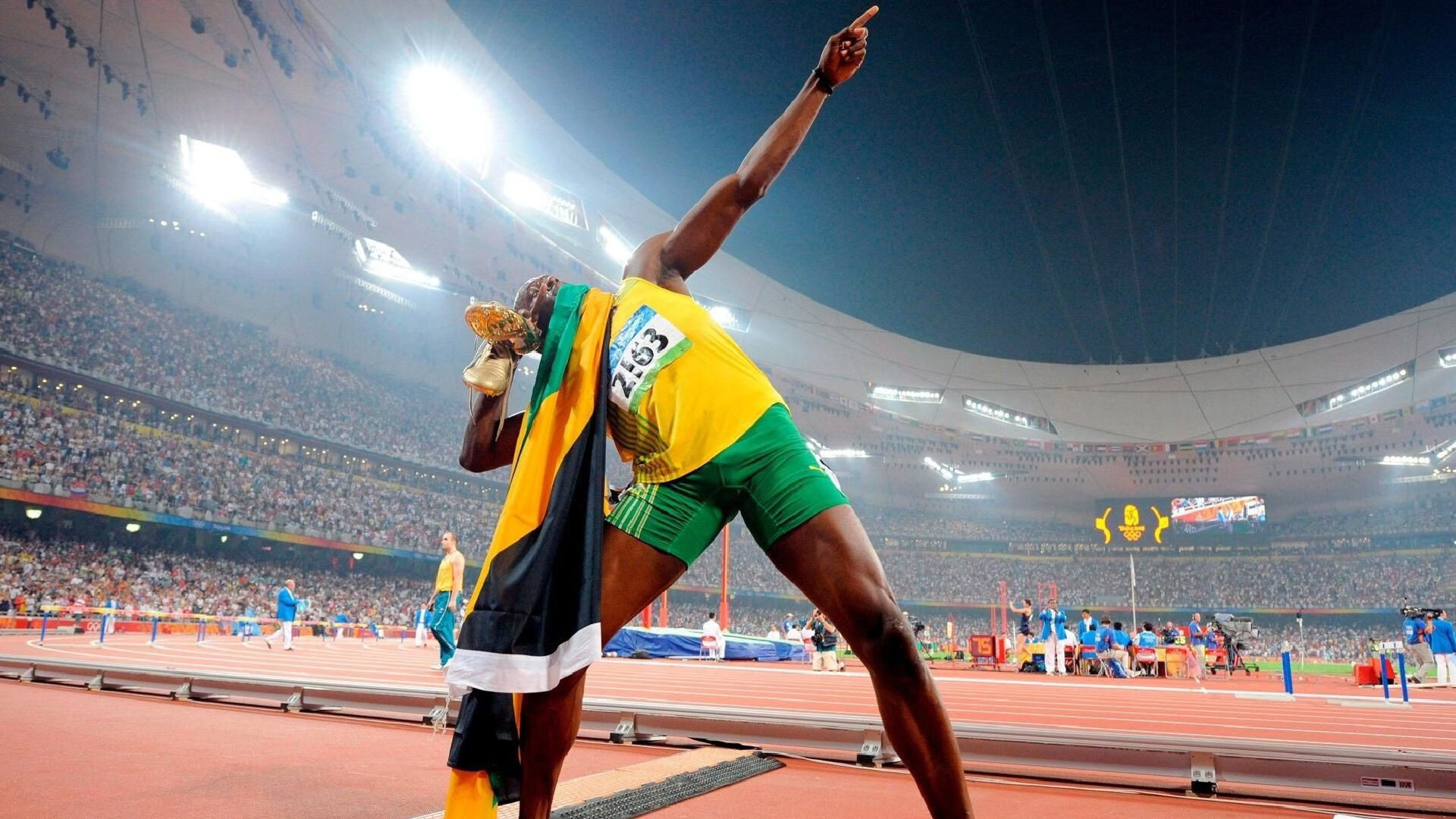 开云娱乐官网-拜仁横扫对手,提前锁定决赛名额!,冠军在招手!拜仁迎联赛5连胜 7分领跑优势巨大